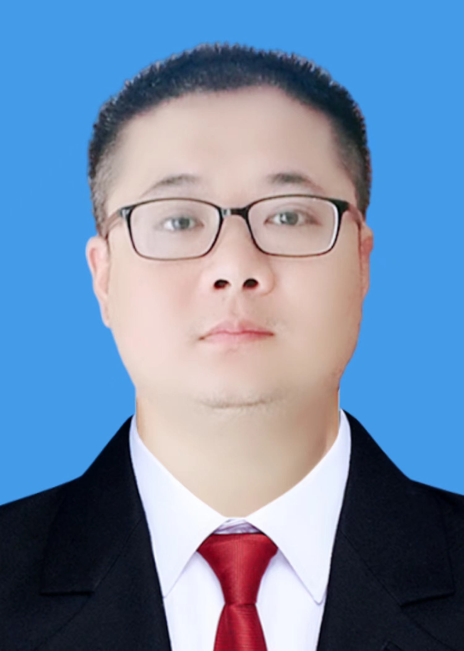 周鋒 黨委委員、副總經(jīng)理